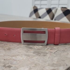 Beautiful Tod's  Leather Belt In Pink Color.